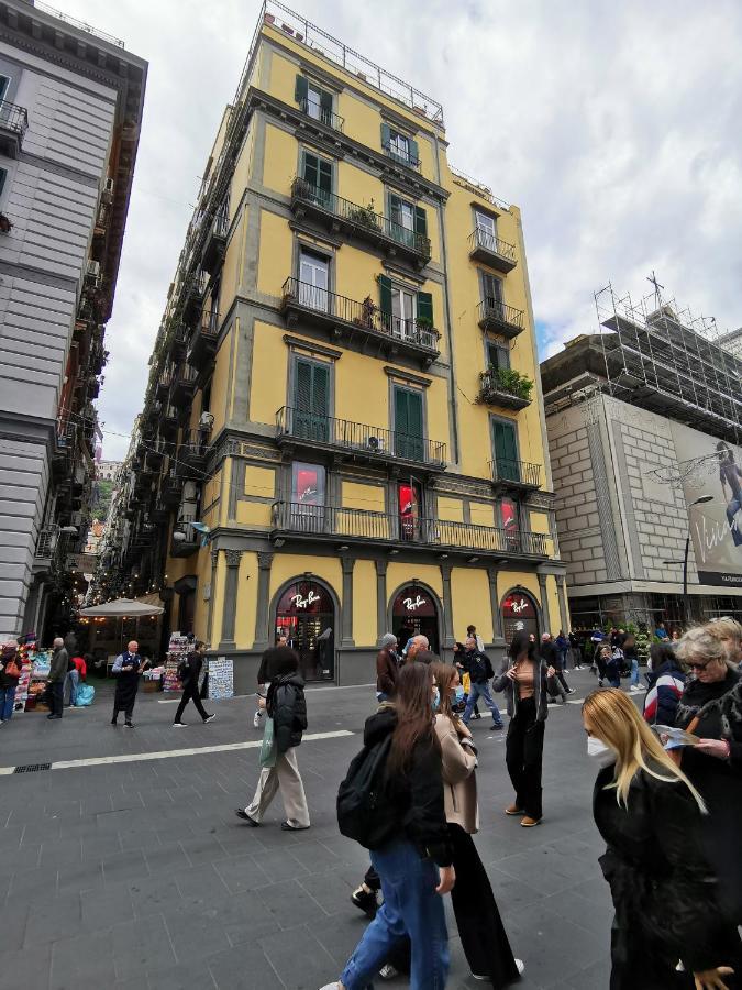 Residenza Napoli Toledo Apartment Luaran gambar